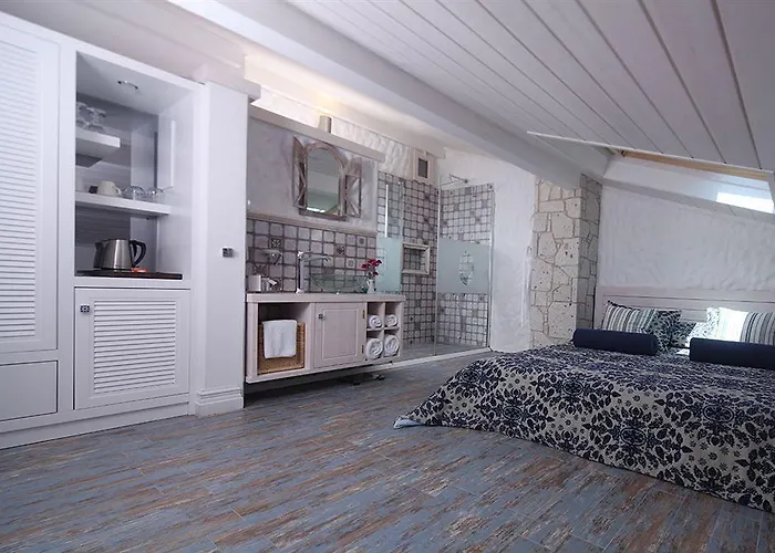 Hotel Cella & Ephesus 3*