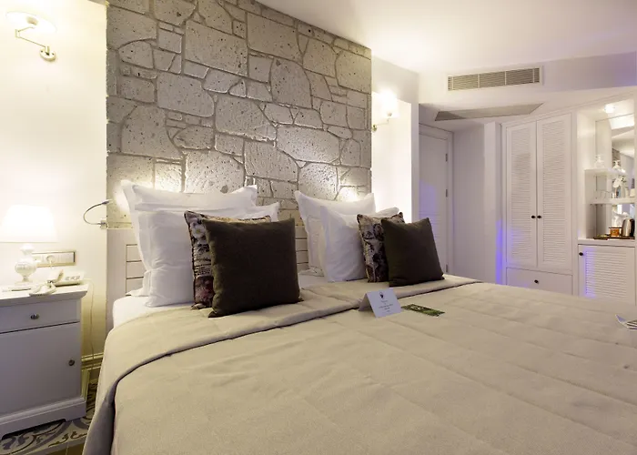 Cella & Ephesus Otel 3*