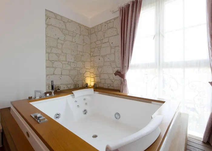 Otel Cella & Ephesus 3*