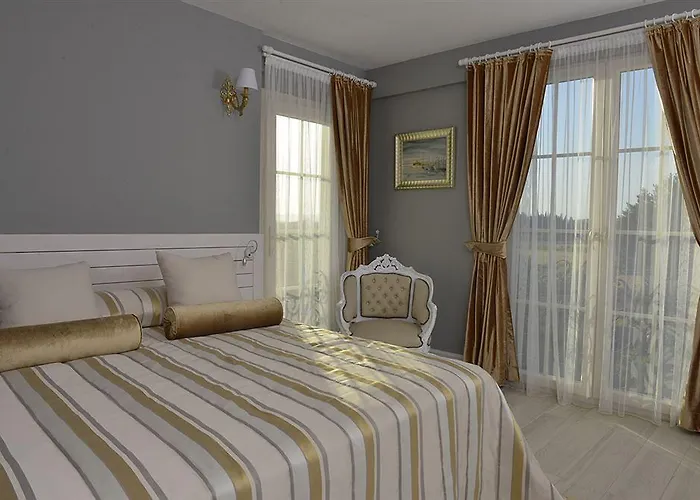 Cella & Ephesus Otel 3*