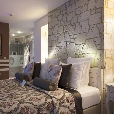 Hotel Cella & Ephesus 3*