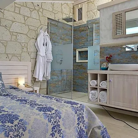 Cella & Ephesus Hotel