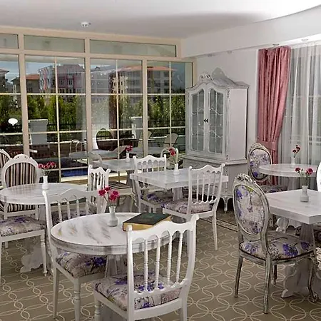 Hotel Cella & Ephesus 3*