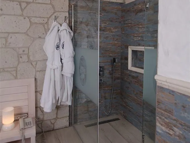 Cella & Ephesus Hotel 3*