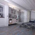 Hotel Cella & Ephesus 3*