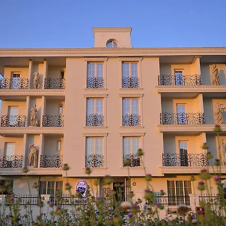 Cella Boutique And Hotel 3*