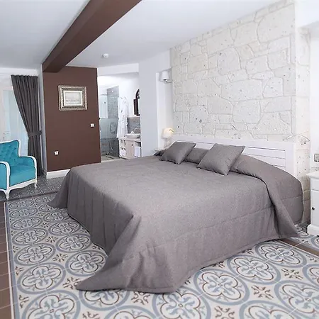 Cella Boutique And 3*